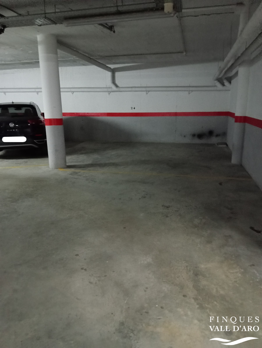 Parking ancho Santa Cristina d'Aro