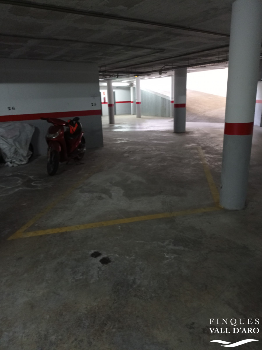 Plaça de parking ample Santa Cristina d'Aro